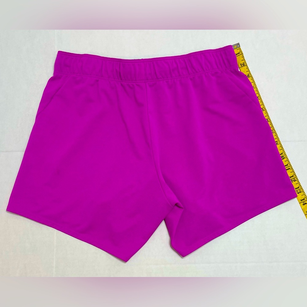 Women’s size medium. Nike “Dry Training” athletic shorts. 5” inseam - Picture 2 of 4